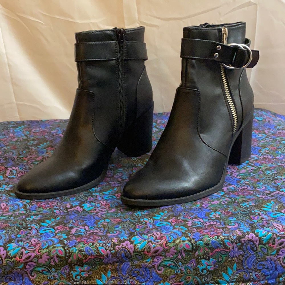 LAST CHANCE Big Buddha Booties 7.5